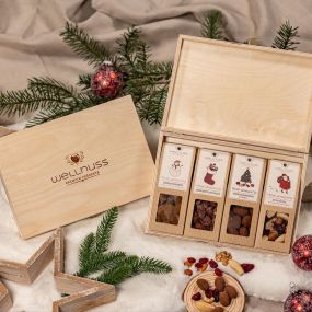 4 Weihnachts-Snacks in der Birkenholzbox als Werbeartikel