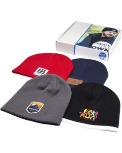 Musterbox mit Mützen